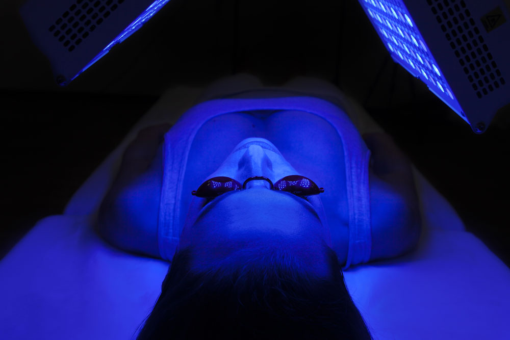 Soin LED lumière bleue tâches brunes et imperfections